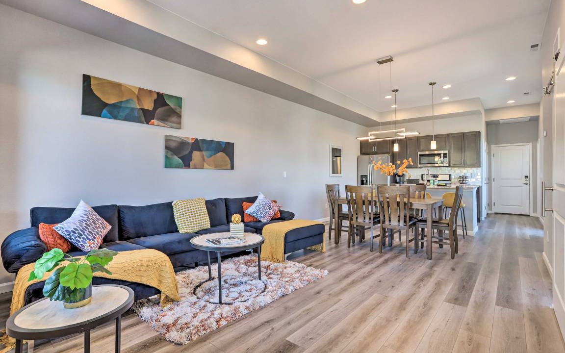 Photo of Livingroom in Dupont