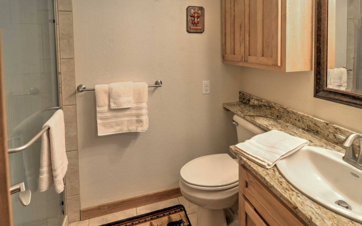 Photo of Bathroom in Red River