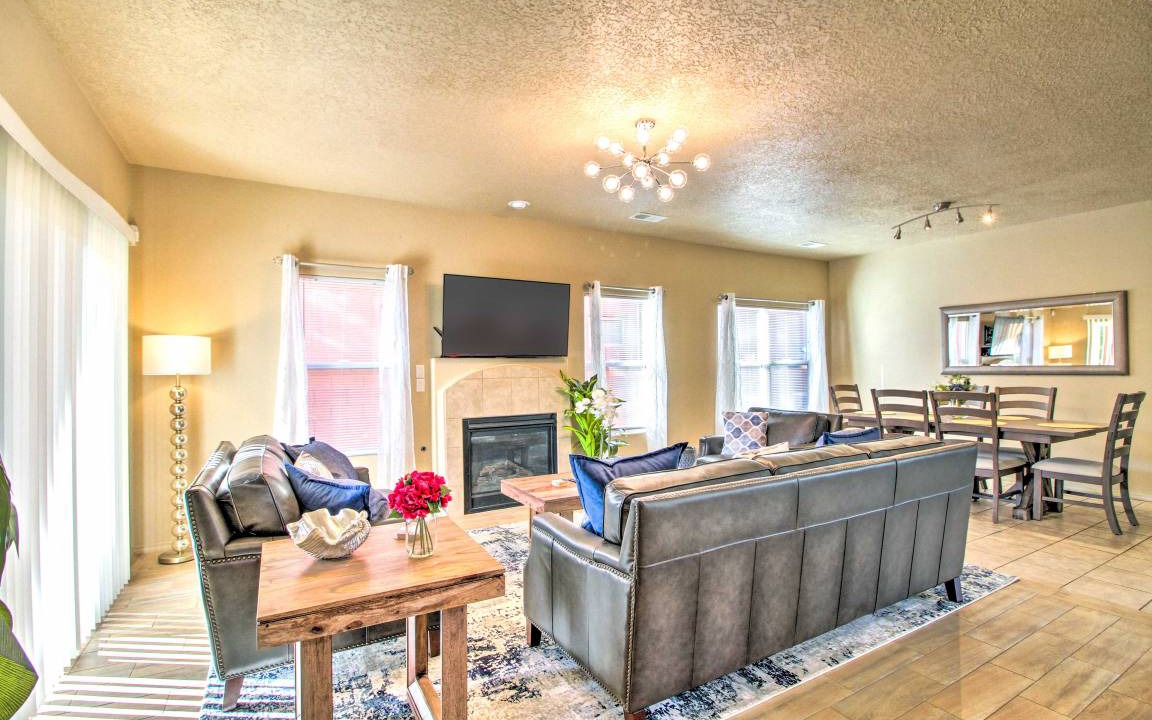 Photo of Livingroom in Mesa Del Sol Innovation Park