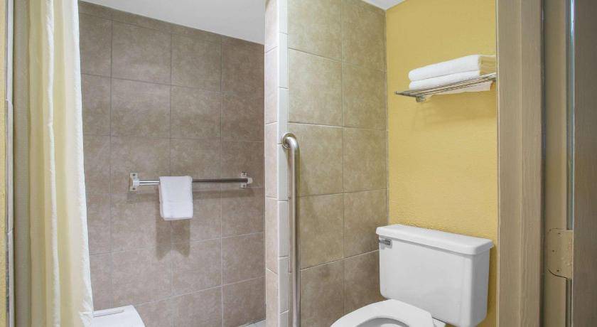 Photo of Bathroom in Dunn