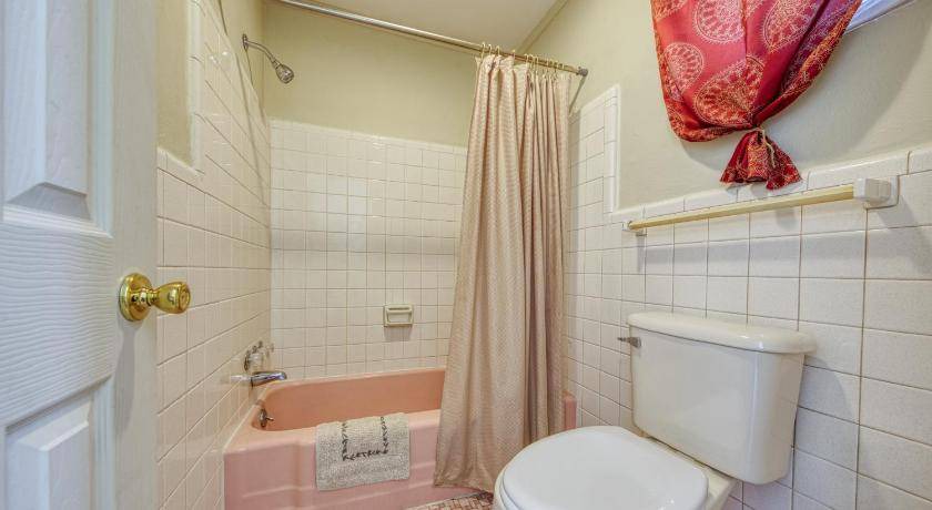 Photo of Bathroom in Oneida