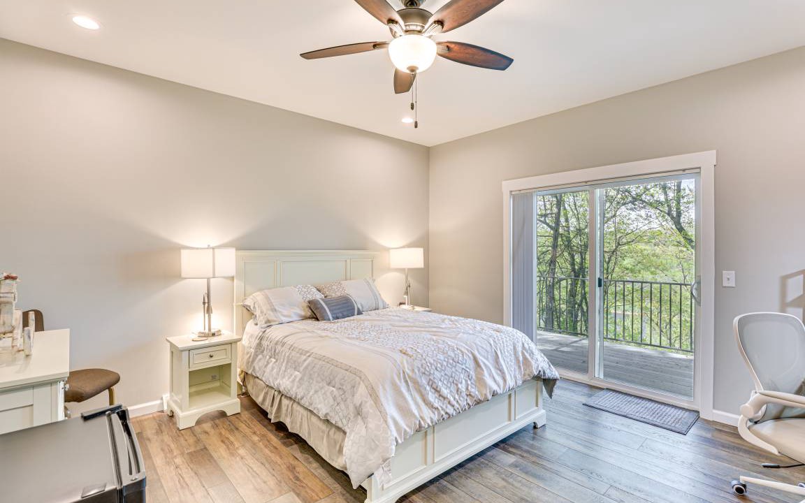Photo of Bedroom in Lake Delton