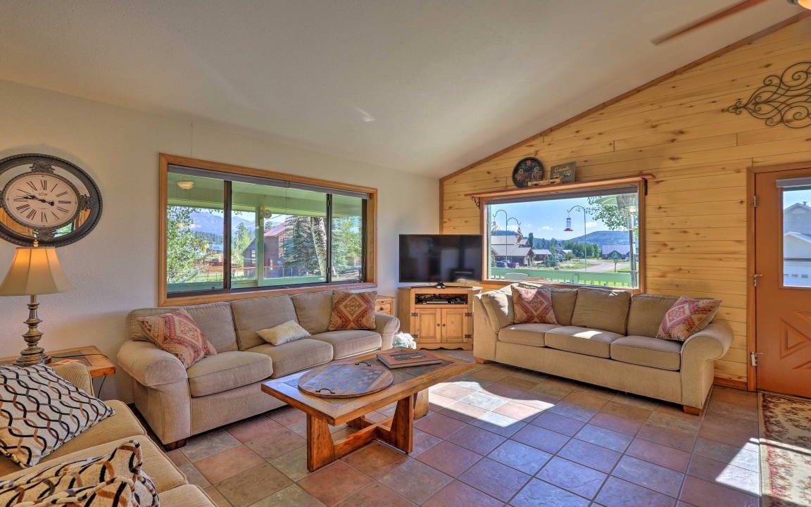 Photo of Livingroom in Lake Hatcher Park