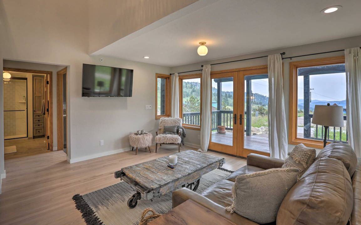 Photo of Livingroom in Evergreen