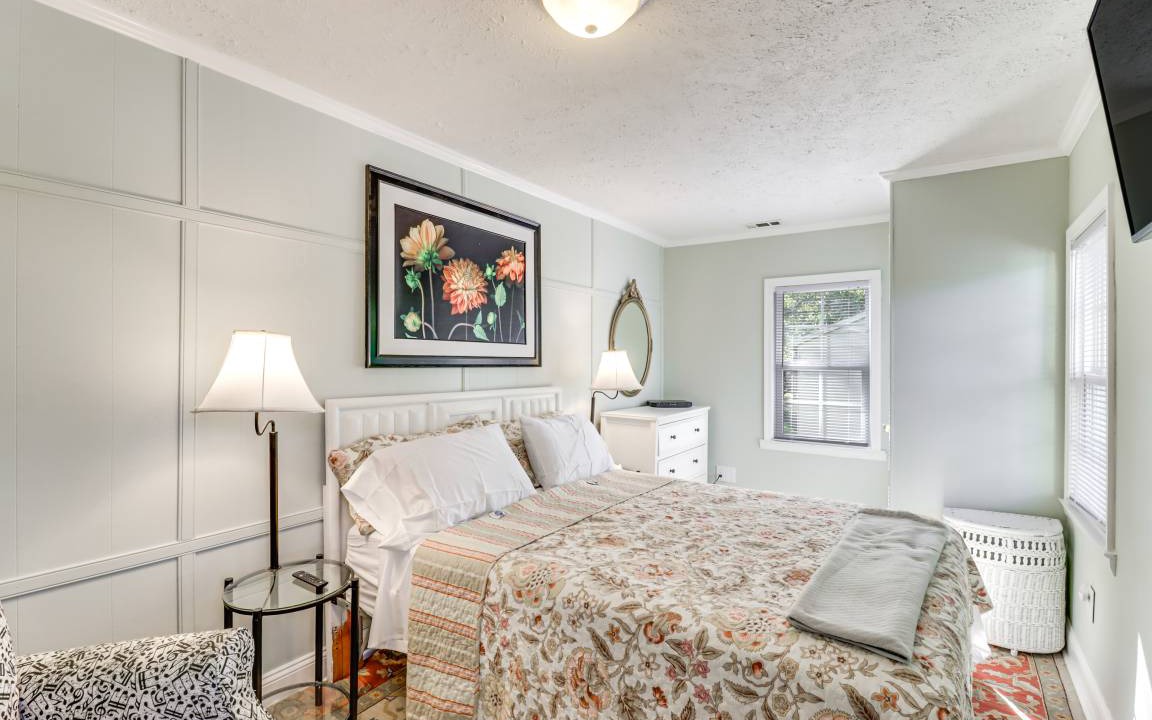 Photo of Bedroom in Rock Point