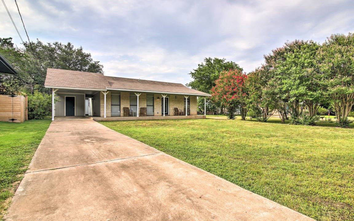 Photo of Buildings in Jonestown