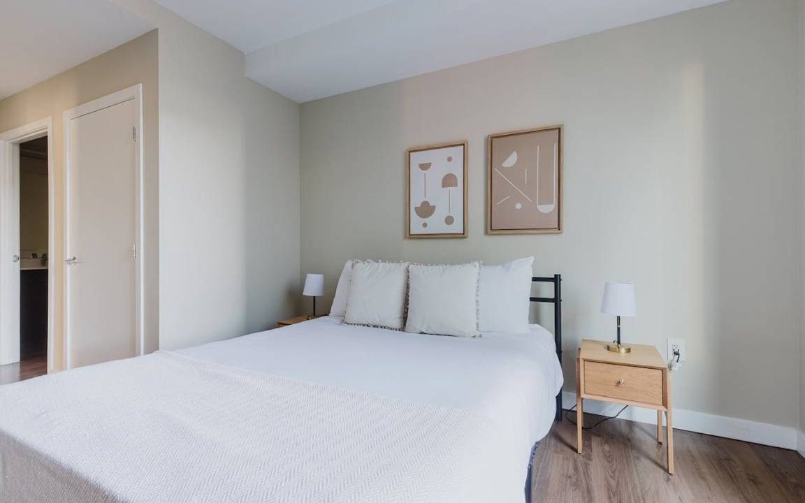 Photo of Bedroom in Theatre District