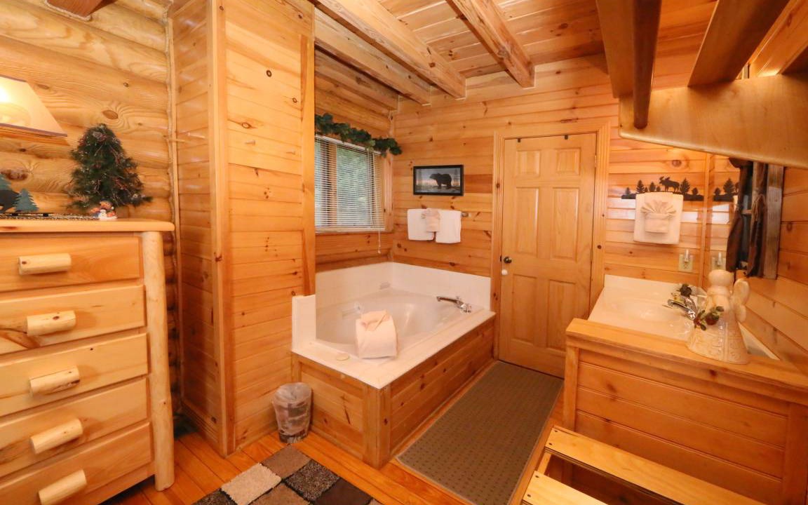 Photo of Bathroom in Gatlinburg - Pigeon Forge