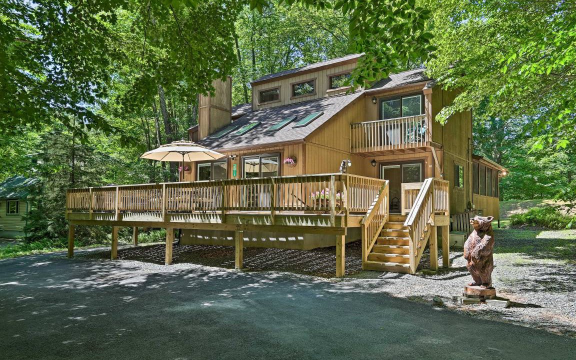 Photo of Buildings in Locust Lake Village