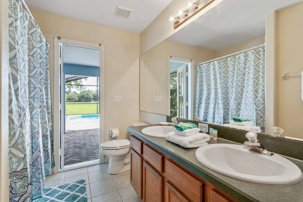 Photo of Bathroom in Orange Tree