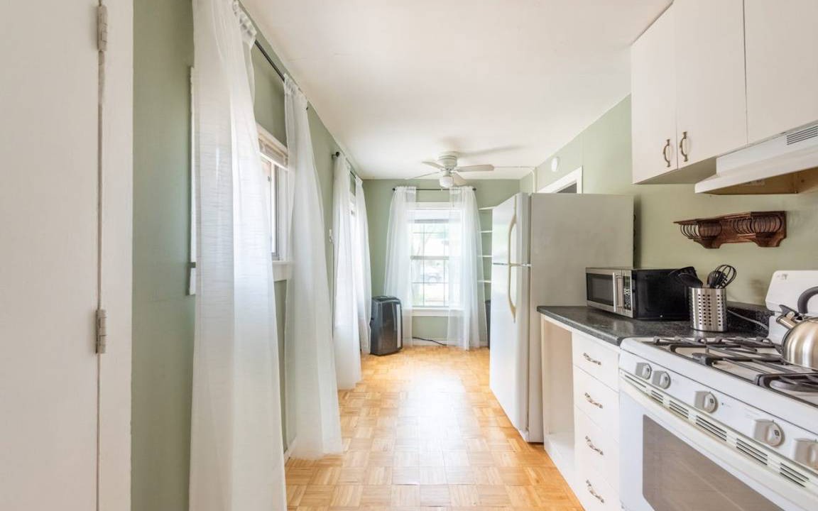 Photo of Kitchen in East Cesar Chavez