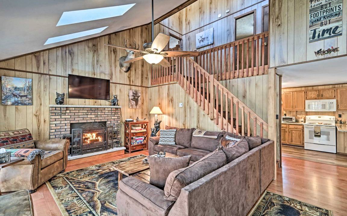 Photo of Livingroom in Locust Lake Village