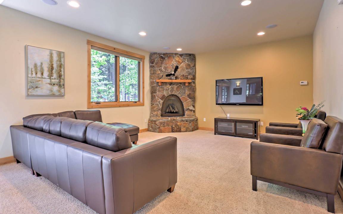Photo of Livingroom in Pioneer Trail