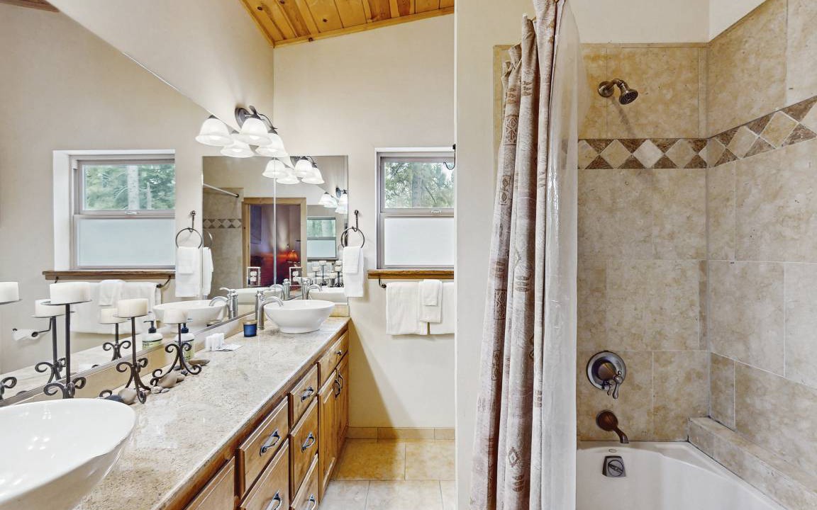Photo of Bathroom in Lake Forest