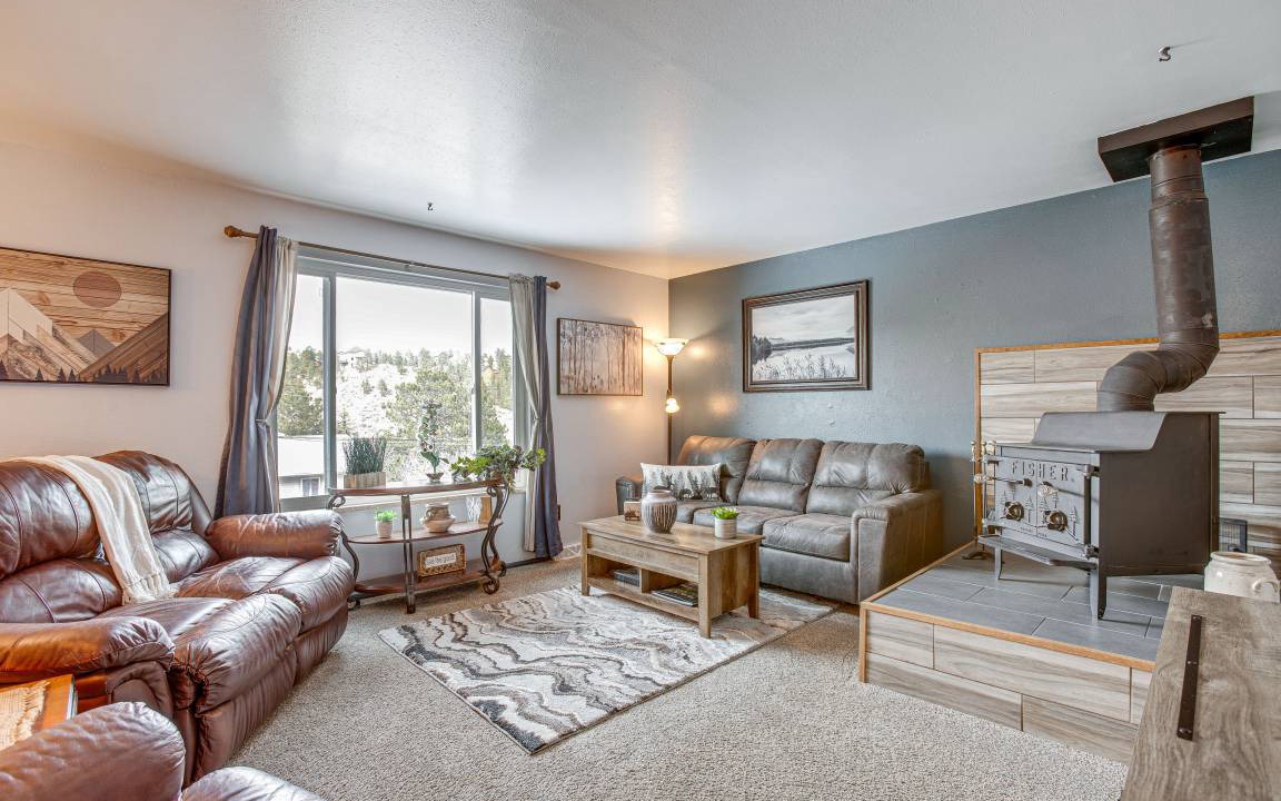 Photo of Livingroom in Kittredge