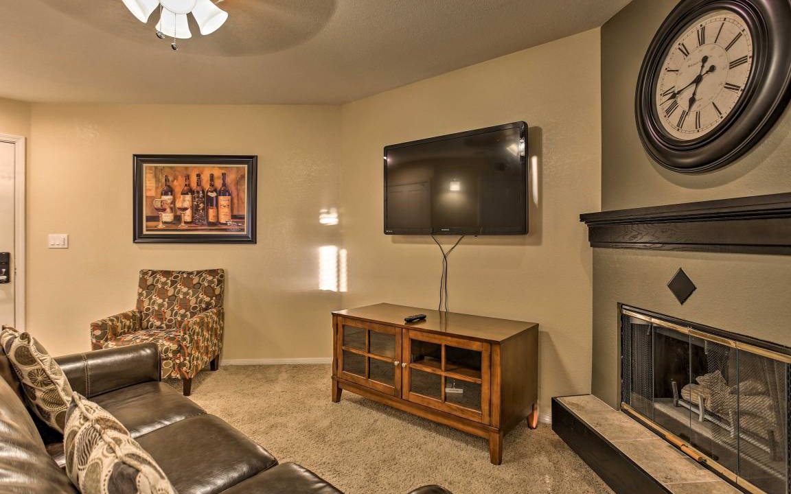 Photo of Livingroom in Englewood