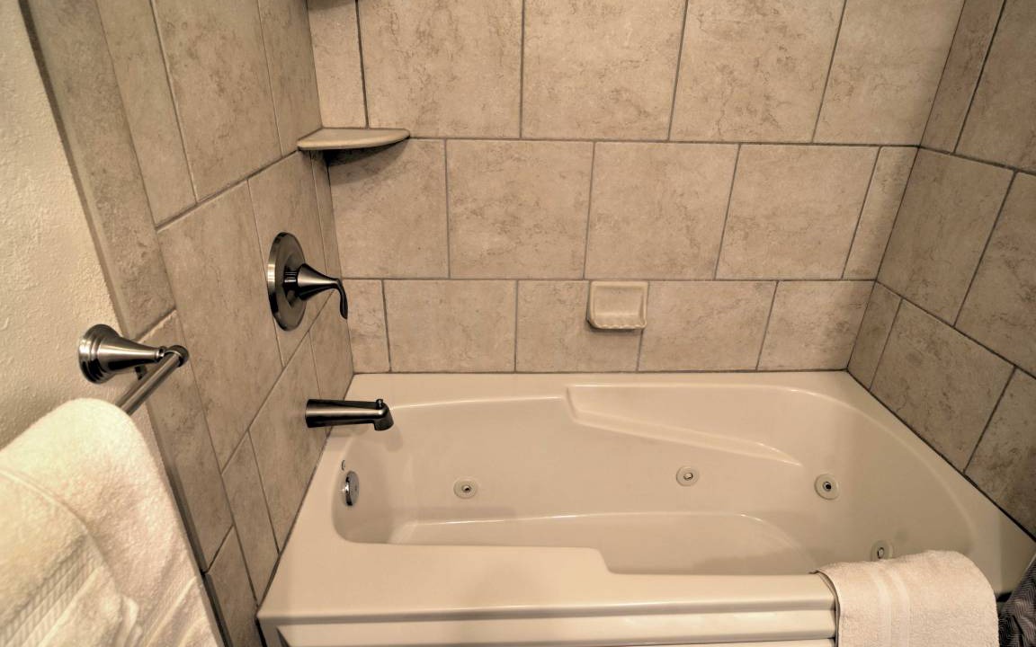 Photo of Bathroom in Red River