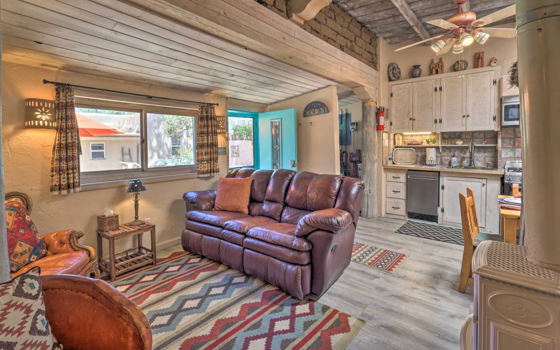 Photo of Livingroom in South Capitol