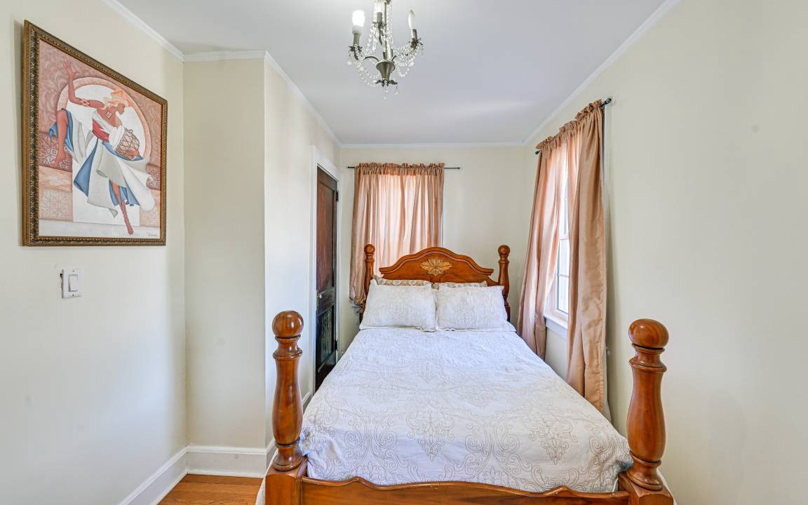 Photo of Bedroom in Valley Stream