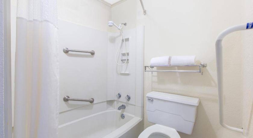 Photo of Bathroom in Marshall