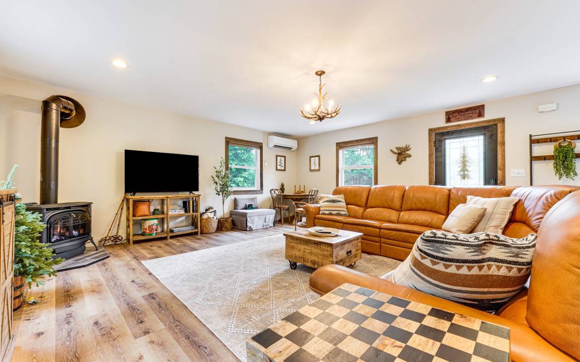 Photo of Livingroom in Lake George