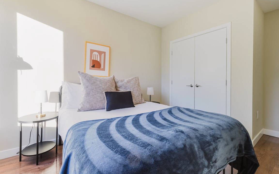 Photo of Bedroom in Theatre District
