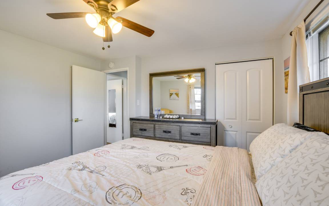 Photo of Bedroom in Country Club Hills