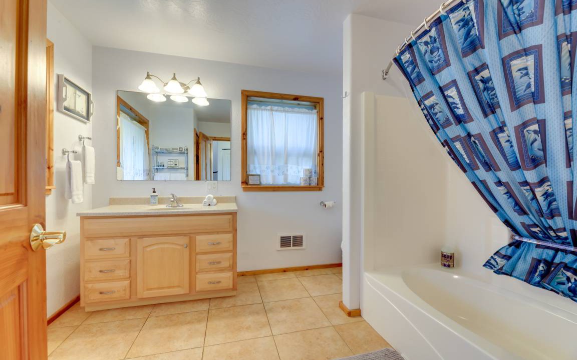 Photo of Bathroom in Waldport