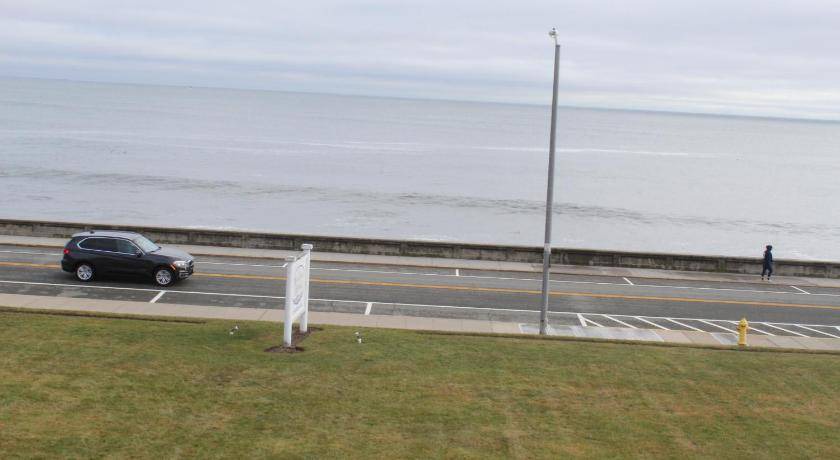 Photo of Others in Narragansett Pier
