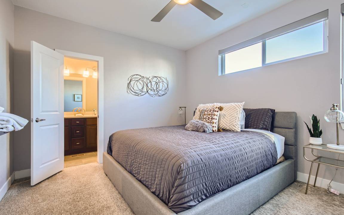 Photo of Bedroom in Jefferson Park