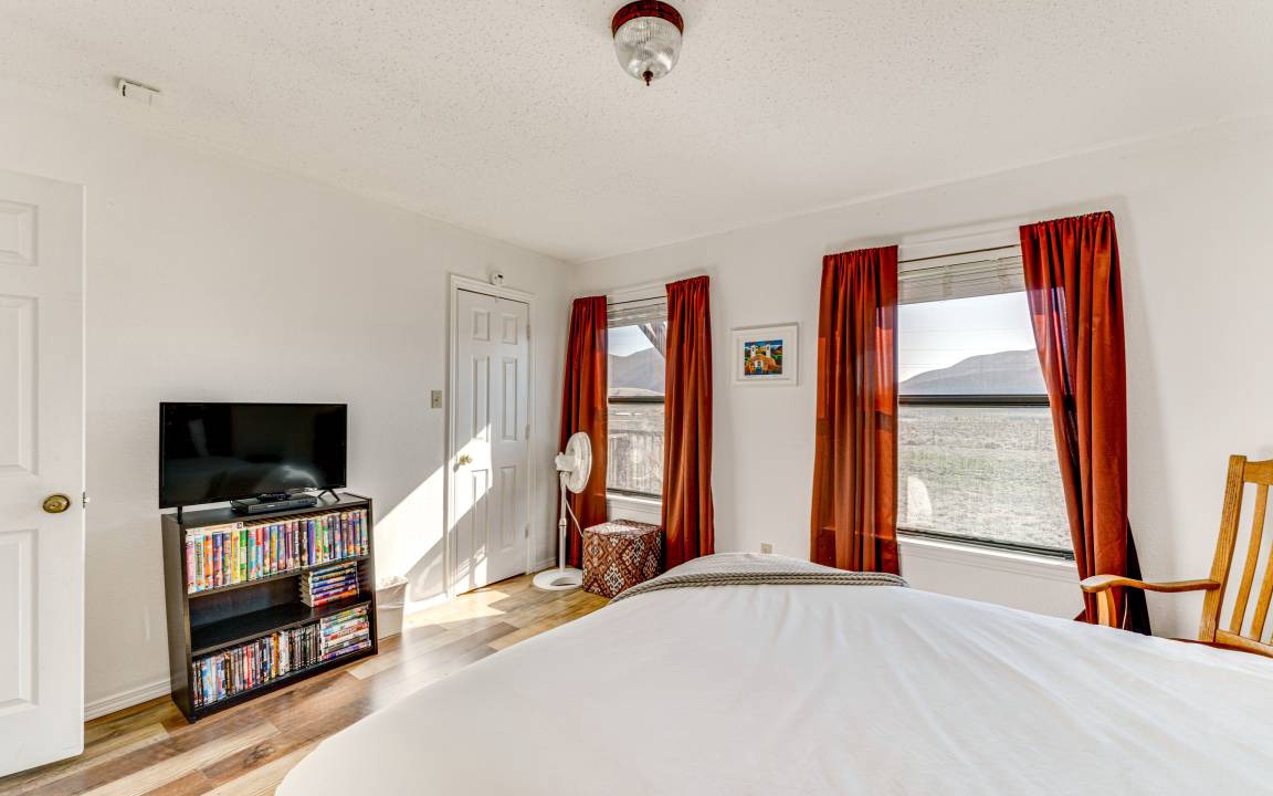 Photo of Bedroom in Eagle Nest