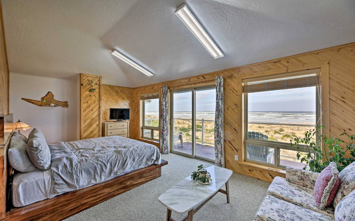 Photo of Bedroom in Waldport
