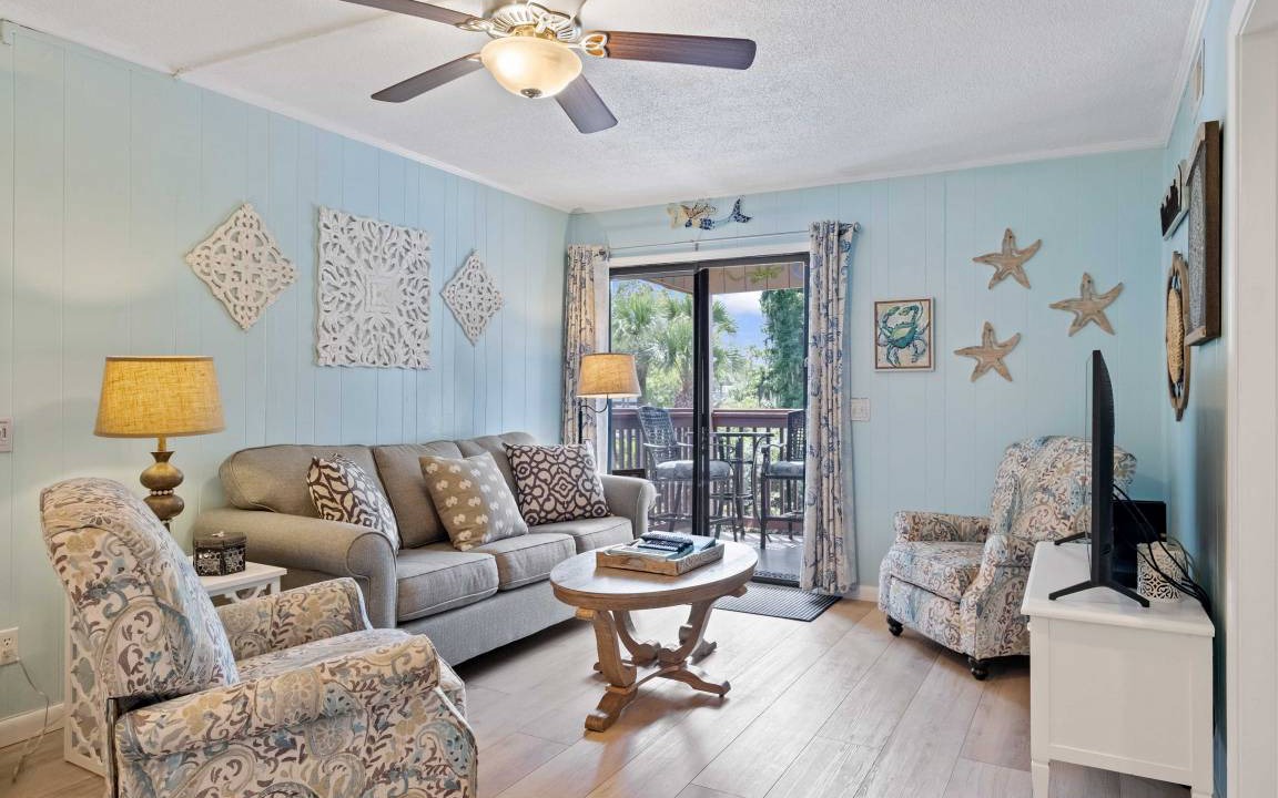 Photo of Livingroom in North Forest Beach