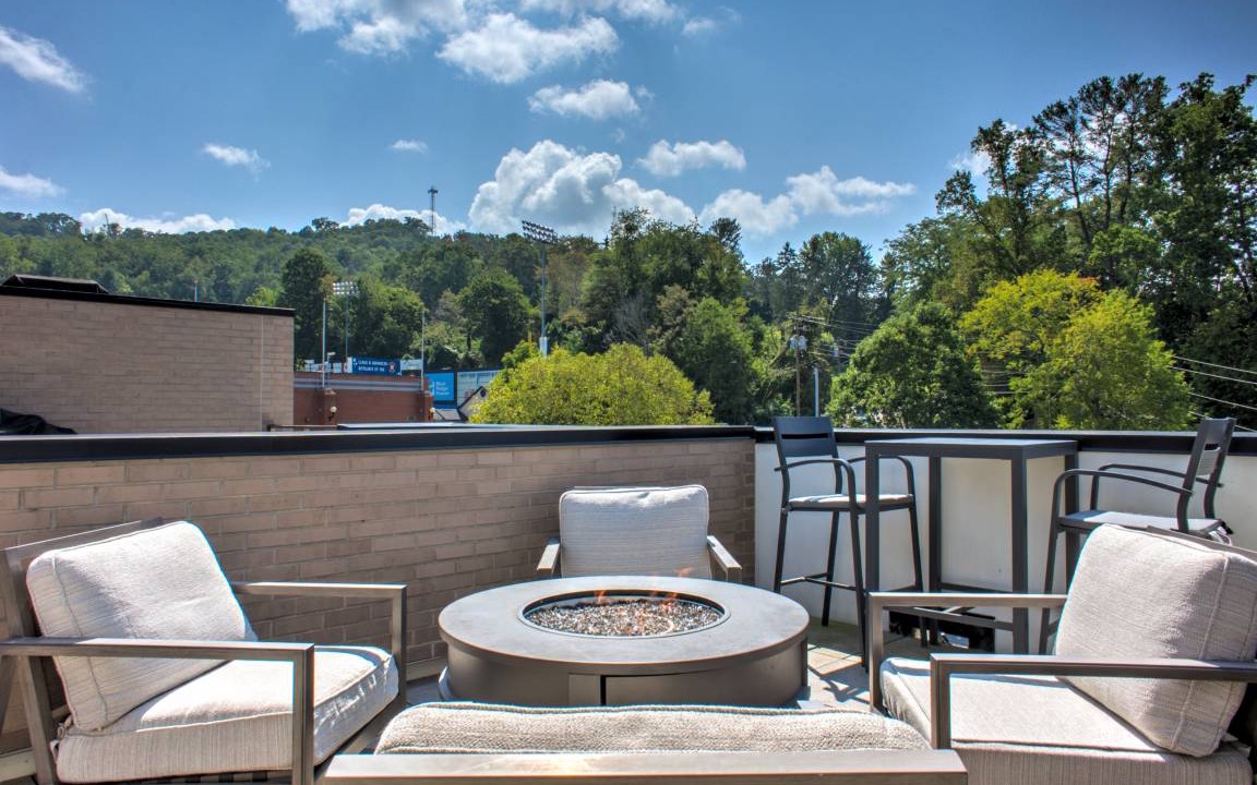 Photo of Patio Balcony in East End - Valley Street