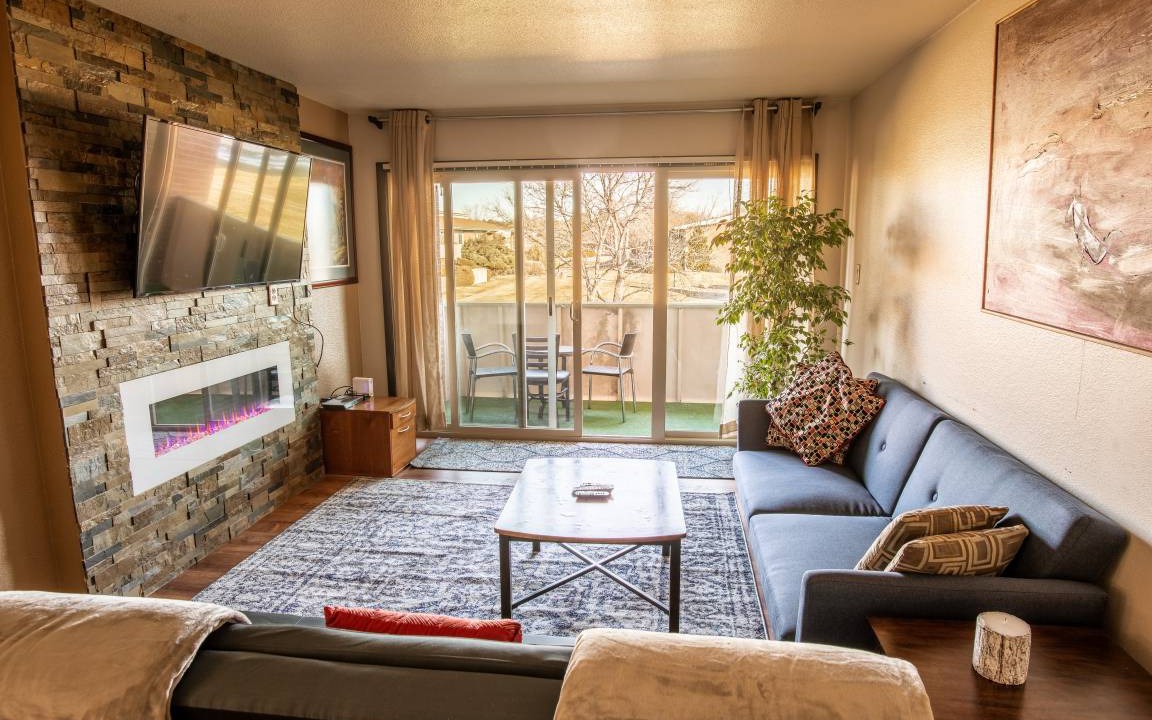 Photo of Livingroom in Gunbarrel