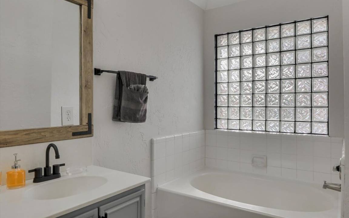 Photo of Bathroom in DeSoto