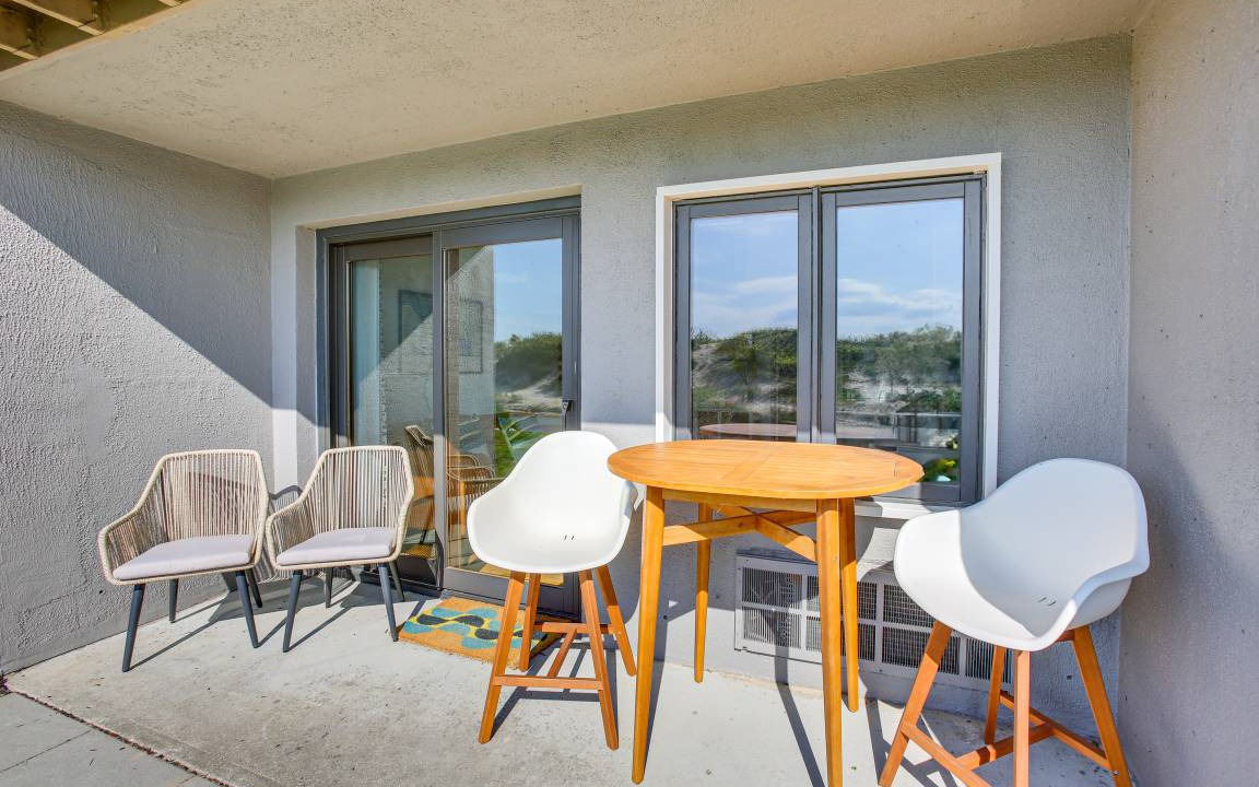 Photo of Patio Balcony in Maple City