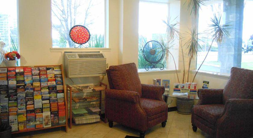 Photo of Livingroom in Downtown