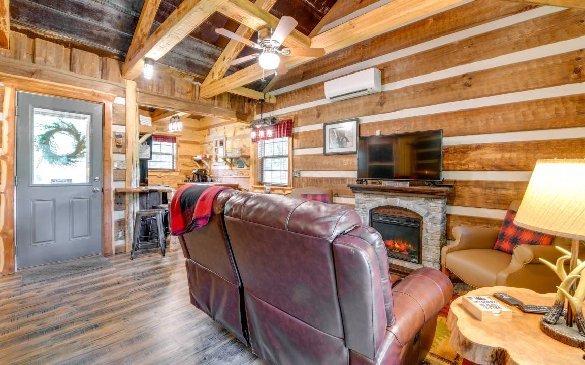 Photo of Livingroom in Cosby
