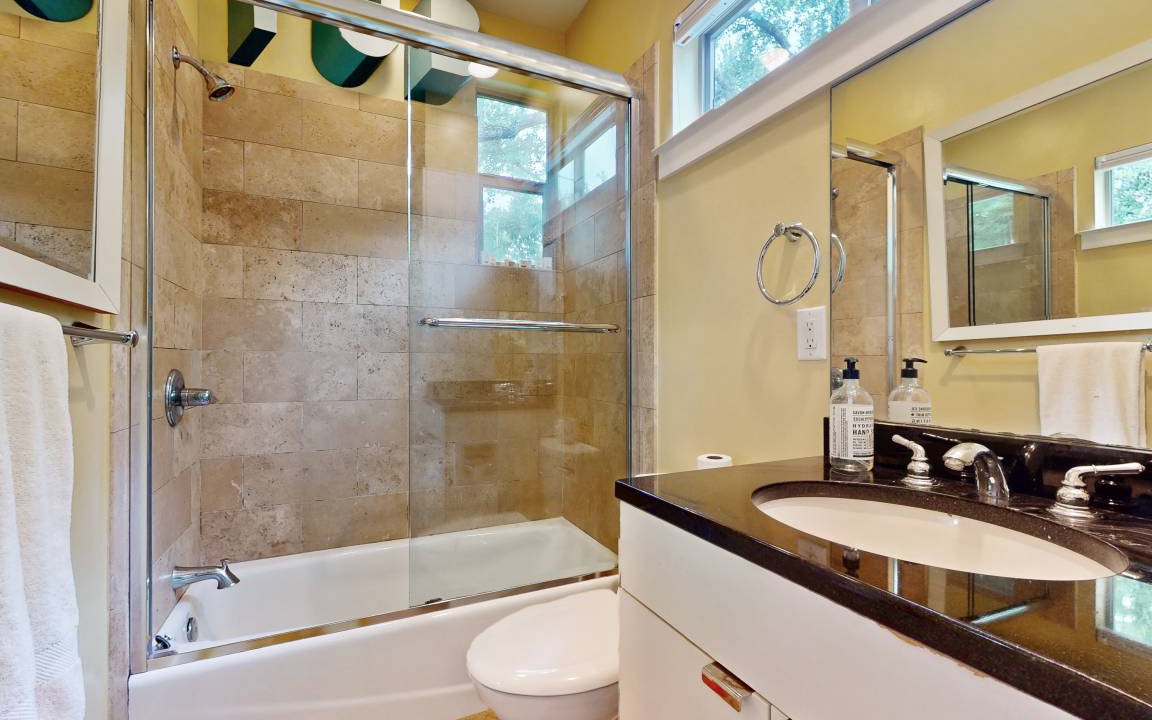 Photo of Bathroom in Bouldin