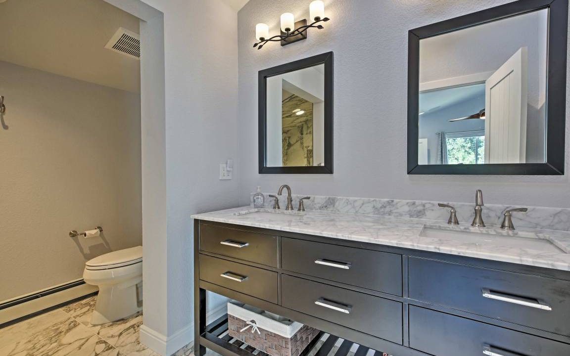 Photo of Bathroom in Doubleheader