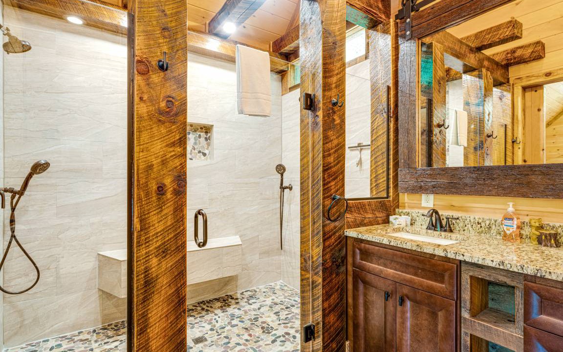 Photo of Bathroom in Hidden Lake