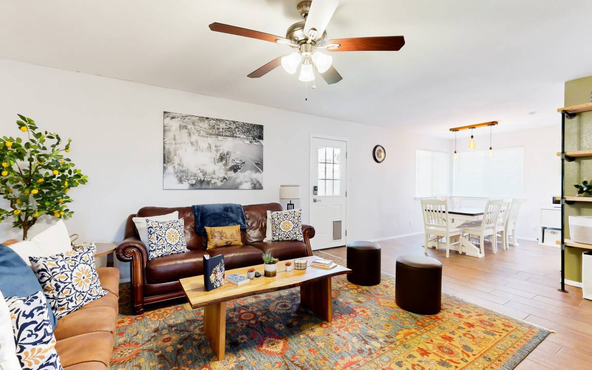 Photo of Livingroom in Greenslopes At Lake Creek
