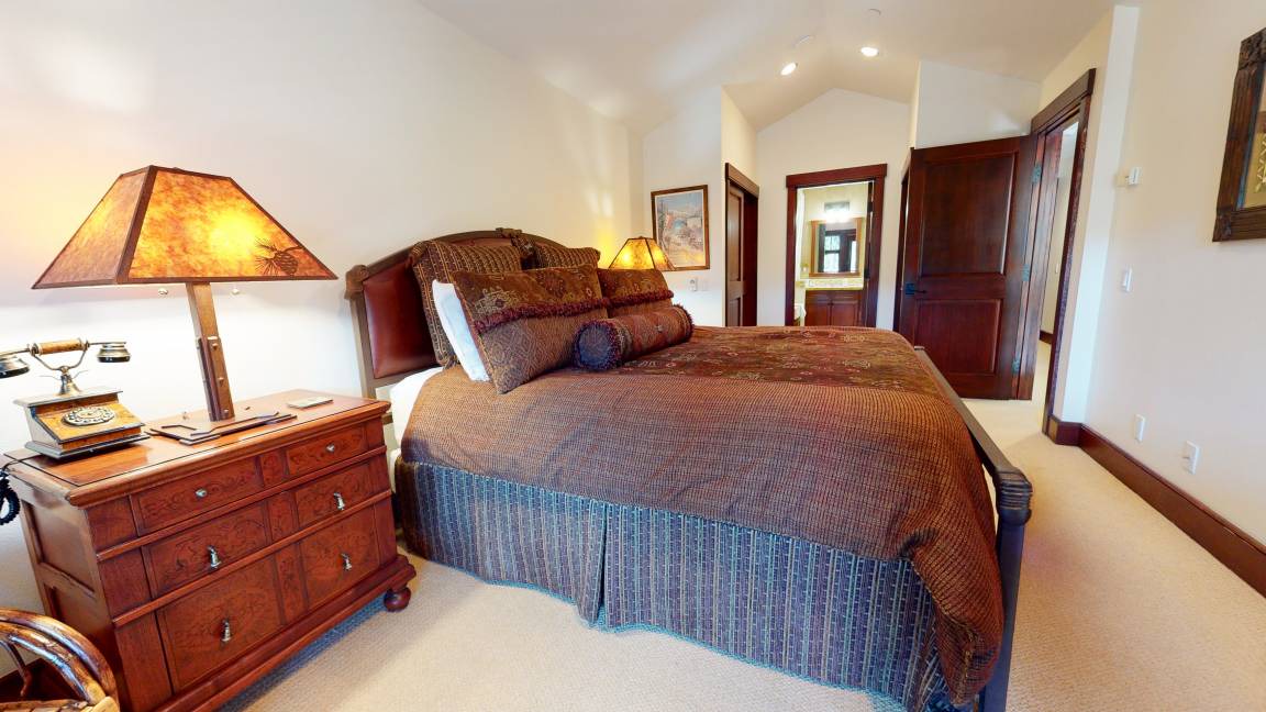 Photo of Bedroom in Mammoth Lakes