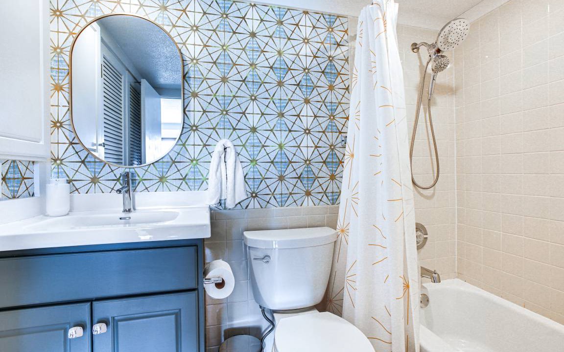 Photo of Bathroom in Maple City
