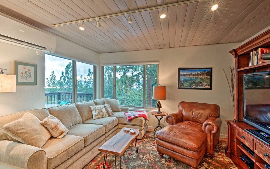 Photo of Livingroom in Zephyr Cove