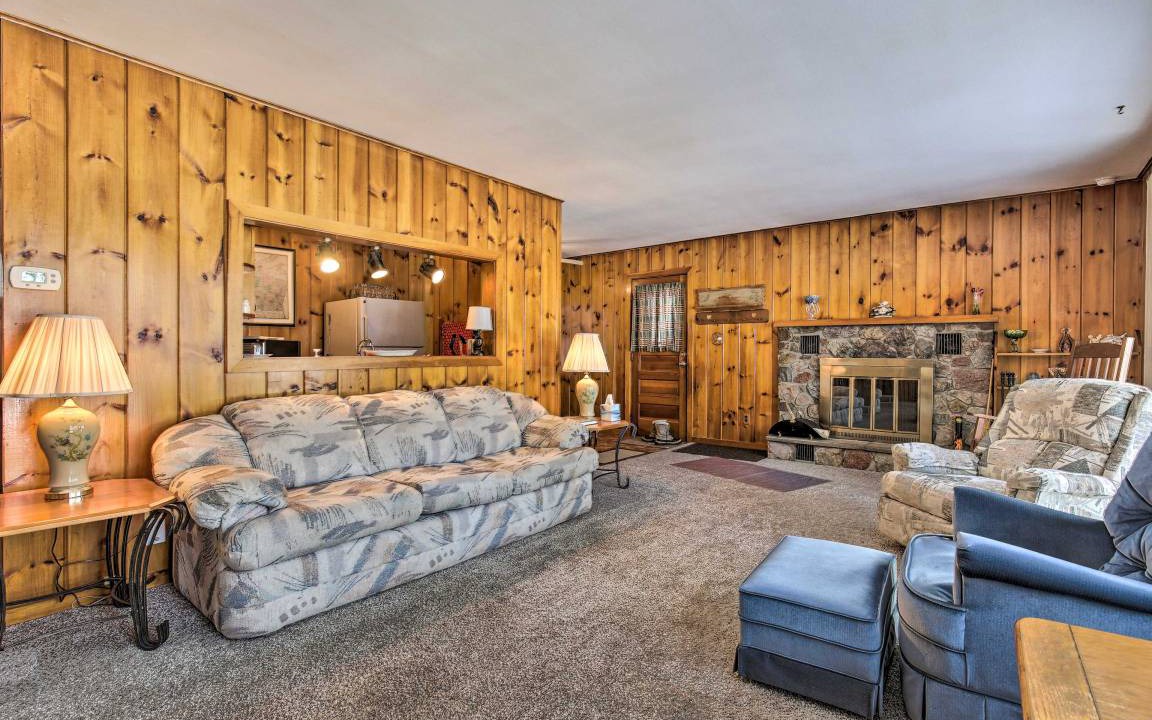 Photo of Livingroom in Arbor Vitae