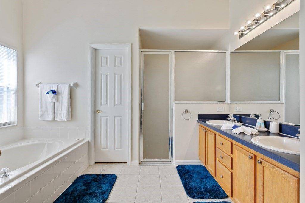 Photo of Bathroom in Orange Tree