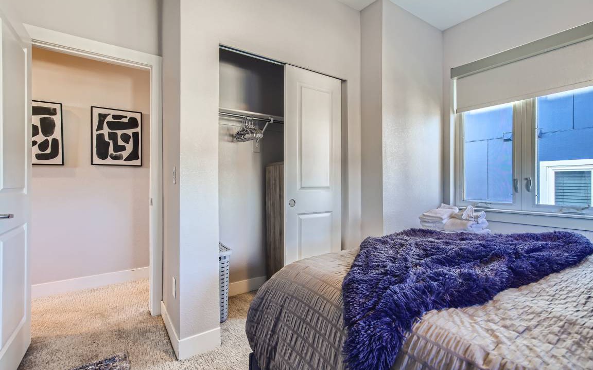 Photo of Bedroom in Jefferson Park