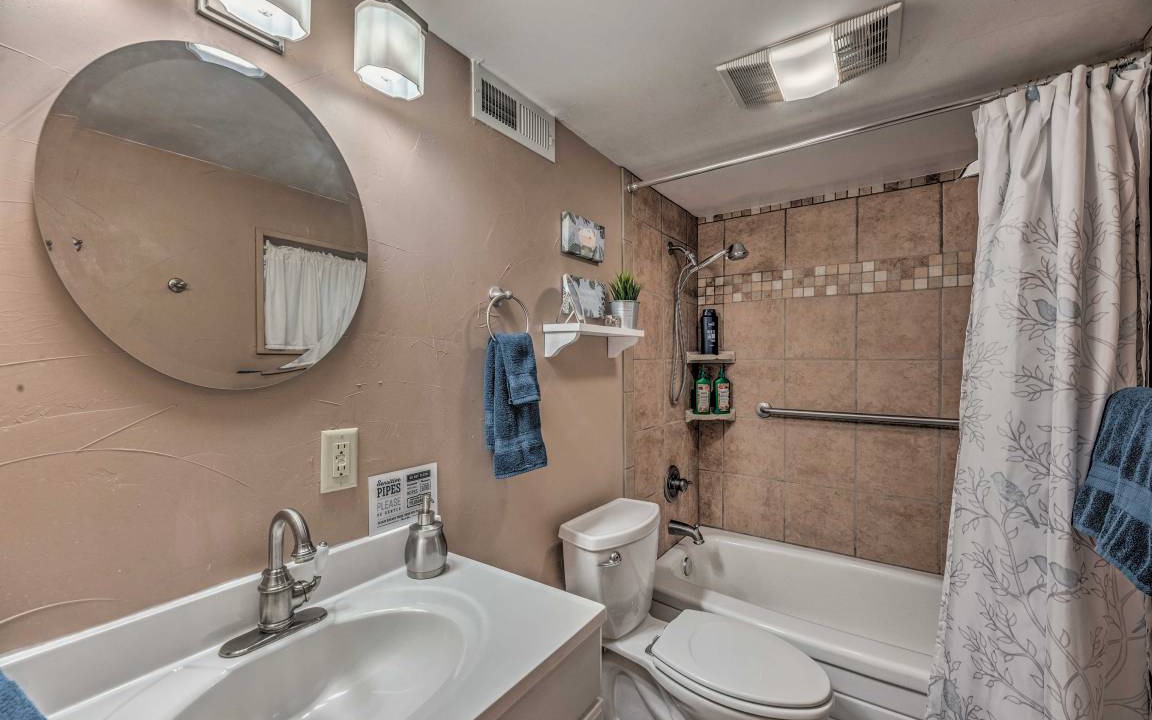 Photo of Bathroom in Ruidoso